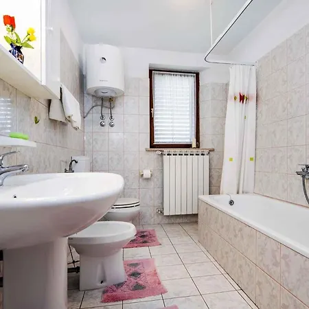 In With Two-bedrooms 5 דירה רוביני
