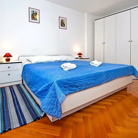 In With Two-bedrooms 5