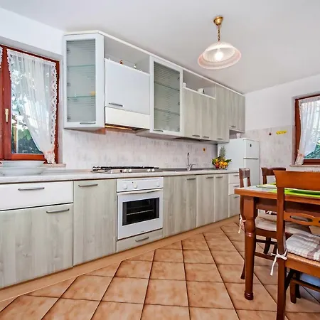 דירה In With Two-bedrooms 5 רוביני