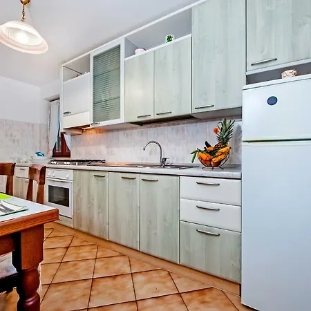 In With Two-bedrooms 5 דירה